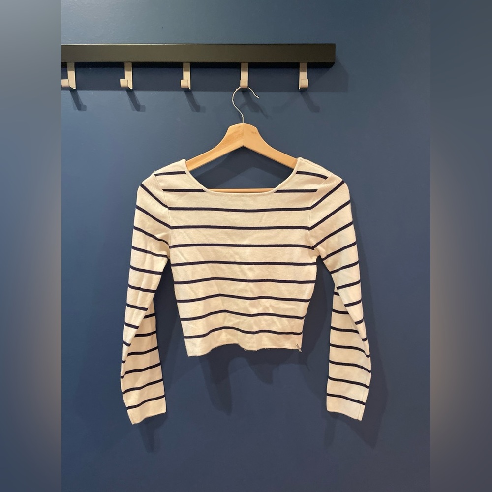 Striped stretchy crop top with a scoop back.